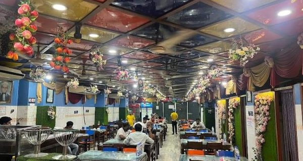 Al Razzak Restaurant ~ Bangshal photo 3