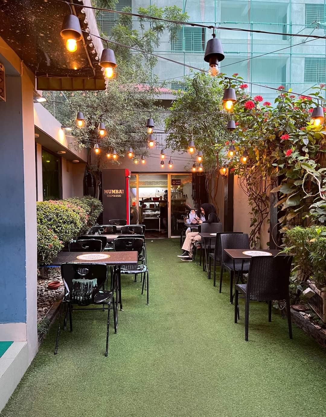 Mumbai Express – Dhaka Restaurant | DhakaEats