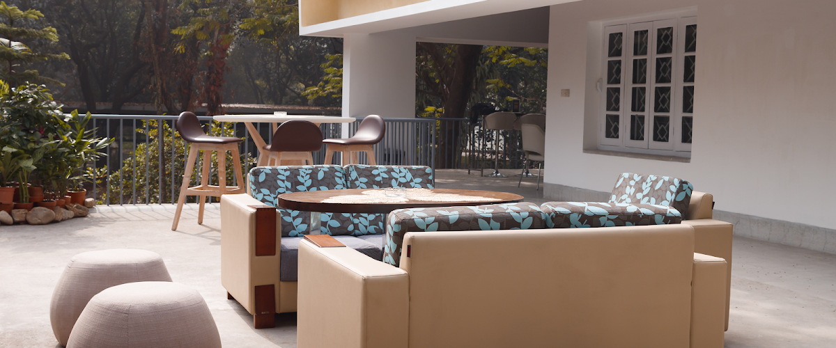 The White Canary Café